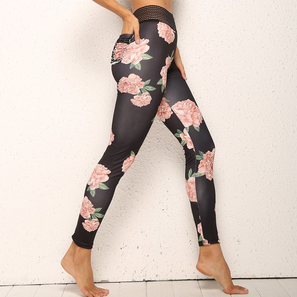 NWT Sexy Floral Scrunch Back Leggings - Picture 4 of 5